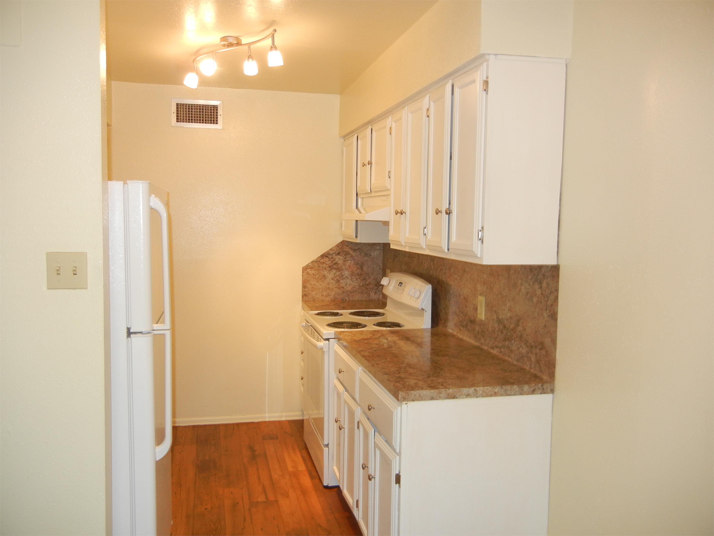 705 S JACKSON ST APT 27