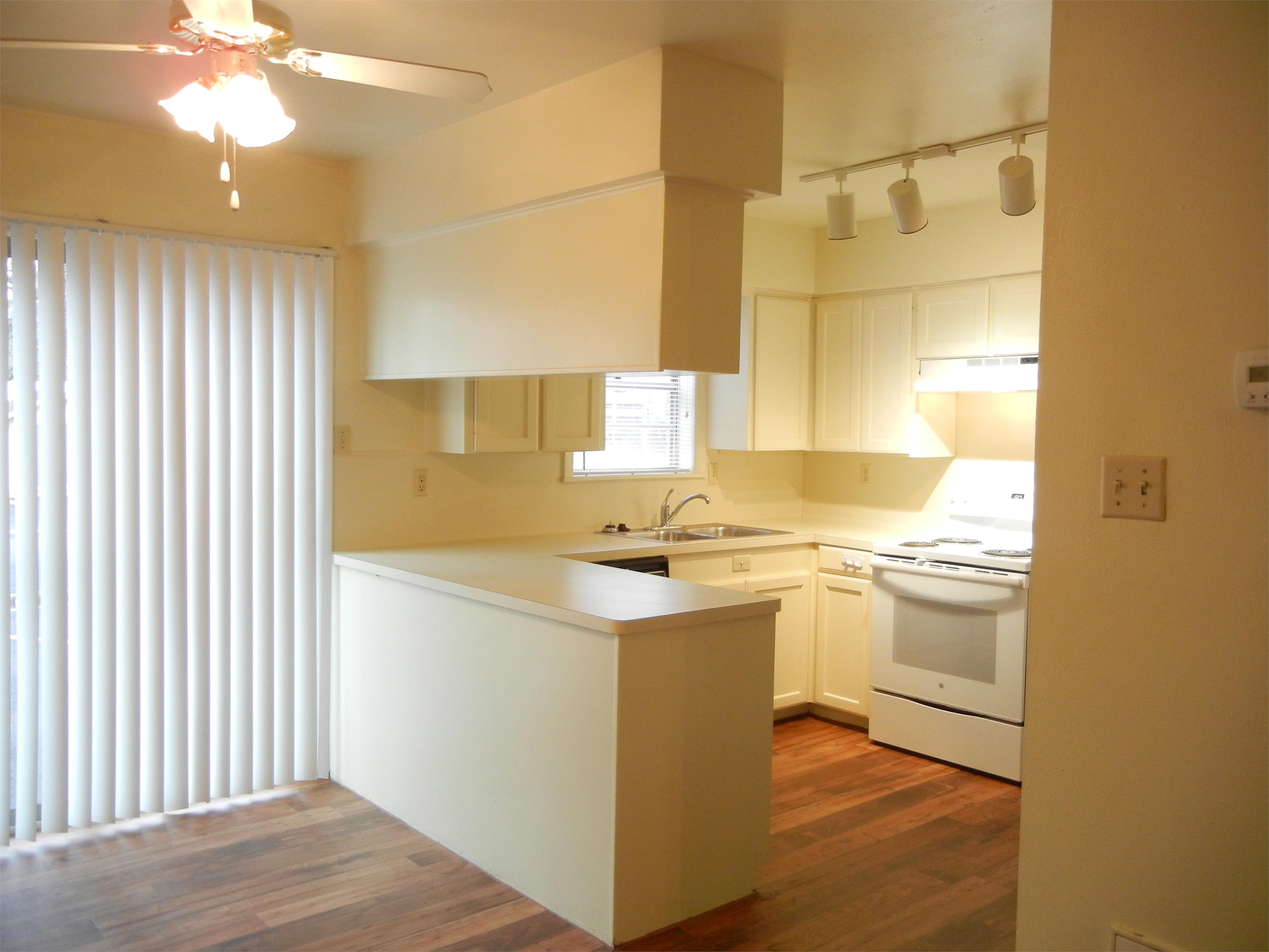 705 S JACKSON ST APT 11